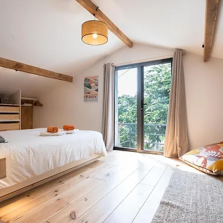 Bright Cozy 3 Bed - Renovated - Close Holiday home